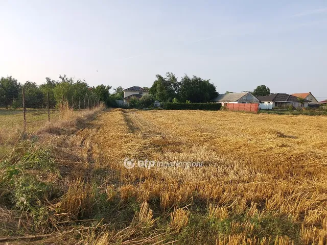 Eladó telek Debrecen, Lakó övezet 1761 nm