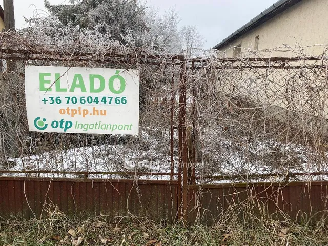 Eladó telek Hajdúszoboszló, Vasútállomás közeli 1260 nm
