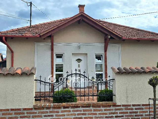Eladó ház Debrecen, Veres Péter-kert 240 nm