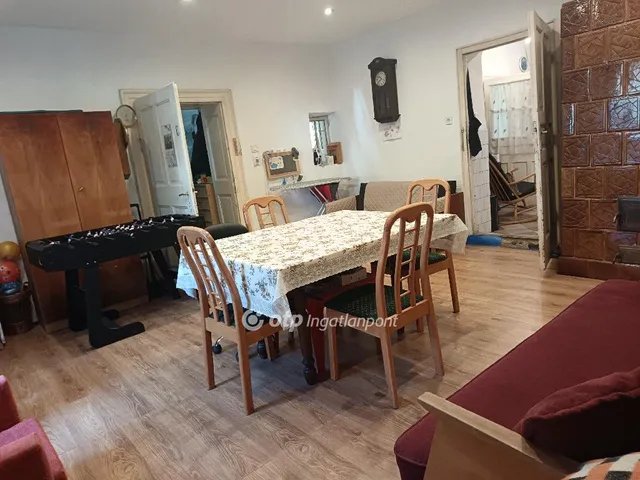 Eladó ház Sáránd, Központi rész 80 nm