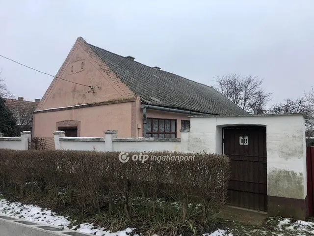 Eladó ház Esztár, lakóövezet 62 nm