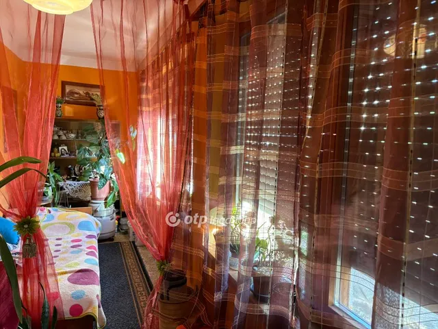 Eladó ház Püspökladány, családi házas övezet 64 nm