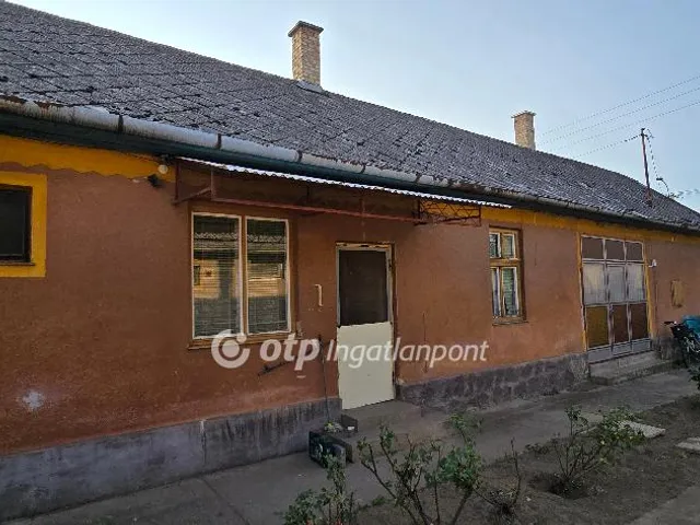 Eladó ház Hajdúhadház, Lakóövezet 67 nm