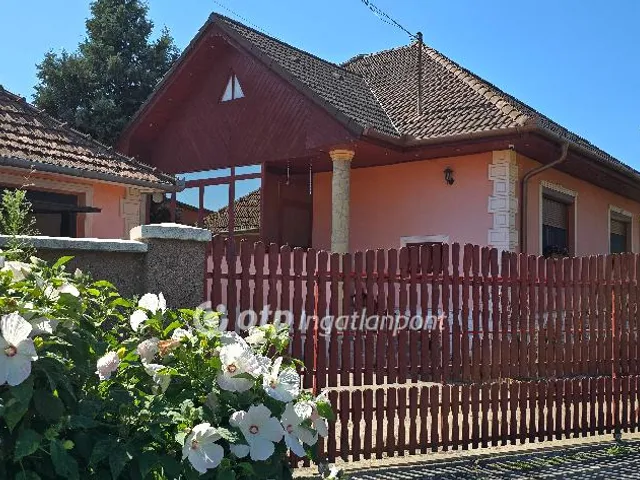 Eladó ház Nyírábrány, foci palya 120 nm