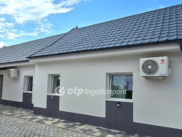 Eladó ház Sáránd, Lakóövezet 60 nm