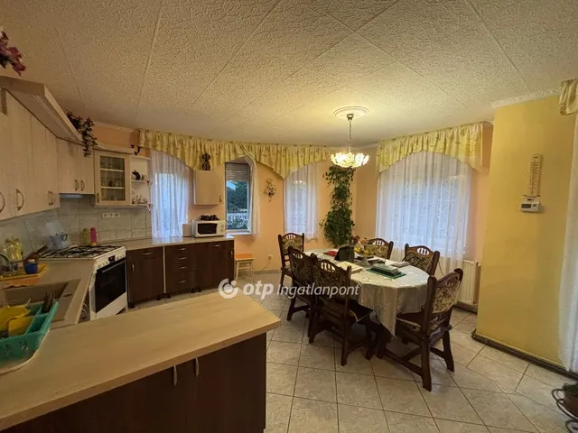 Eladó ház Debrecen, Kerekestelep 160 nm