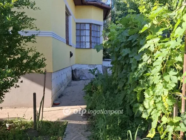 Eladó ház Kisar 135 nm
