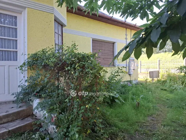 Eladó ház Kisar 135 nm