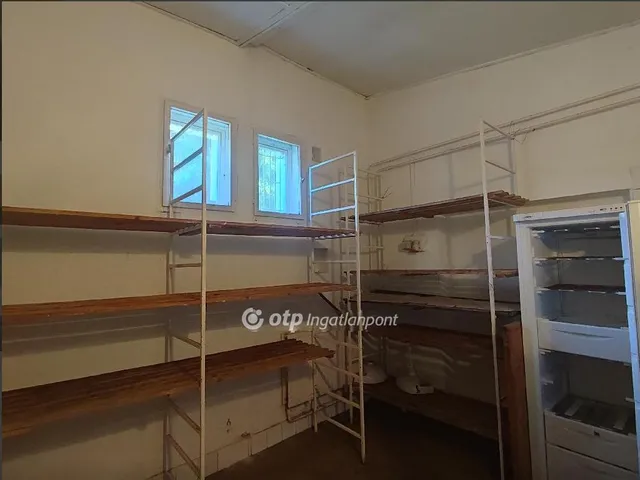 Eladó kereskedelmi és ipari ingatlan Hajdúdorog 355 nm