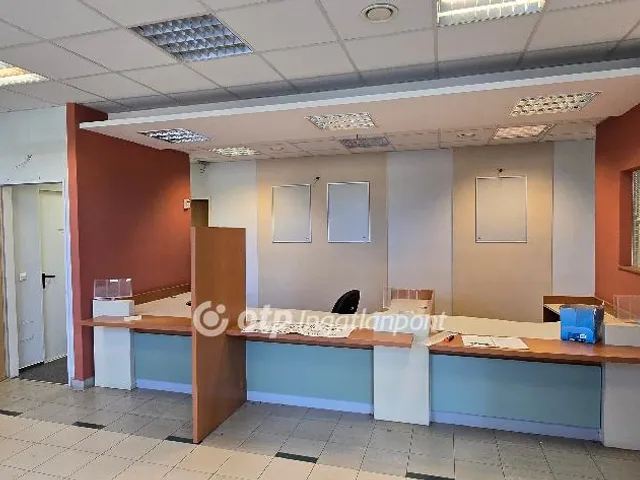 Eladó kereskedelmi és ipari ingatlan Komádi 98 nm