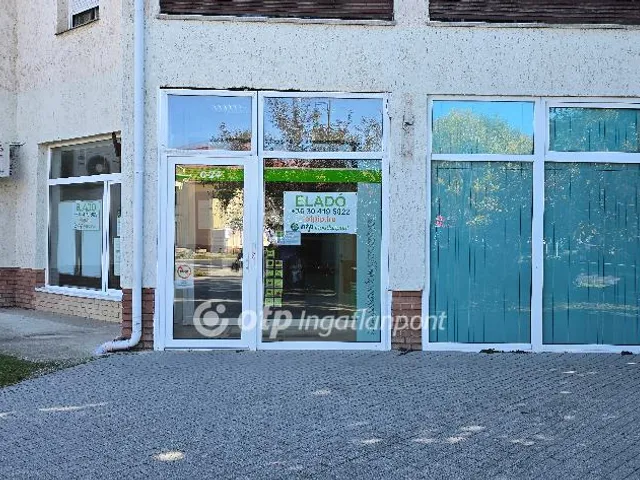 Eladó kereskedelmi és ipari ingatlan Komádi 98 nm