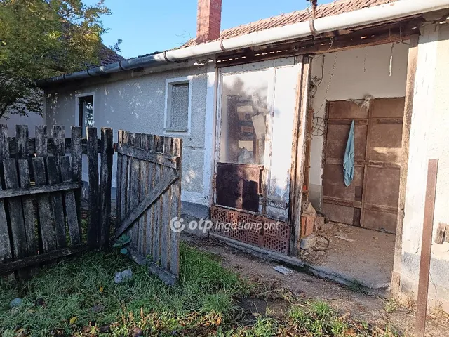 Eladó ház Zsáka 90 nm