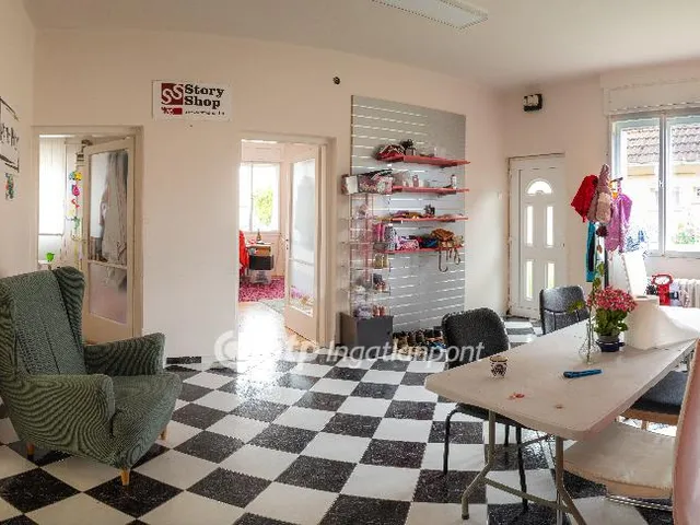 Eladó ház Debrecen, Pércsikert 460 nm