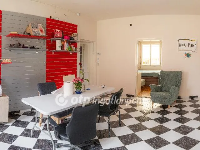 Eladó ház Debrecen, Pércsikert 460 nm