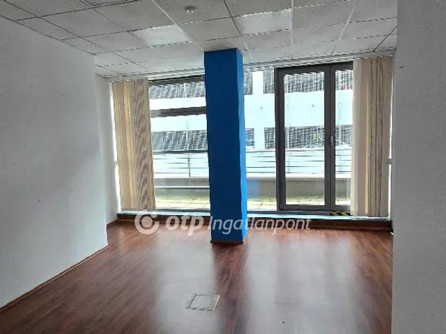 Kiadó kereskedelmi és ipari ingatlan Debrecen, Belváros 510 nm