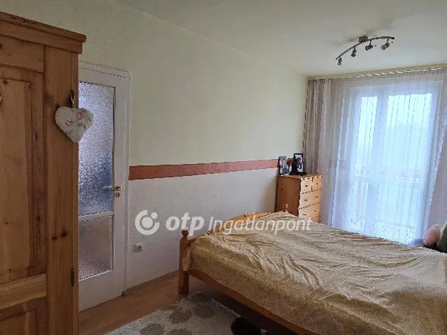 Eladó lakás Debrecen, Újkert 72 nm