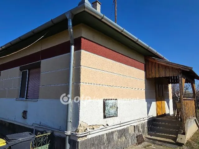 Eladó ház Mikepércs 80 nm