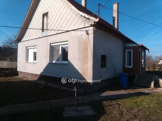 Eladó ház Földes 100 nm