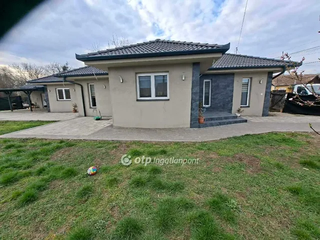 Eladó ház Derecske 176 nm