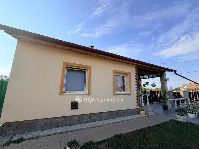 Eladó ház Kaba 65 nm
