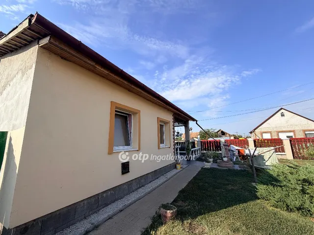 Eladó ház Kaba 65 nm