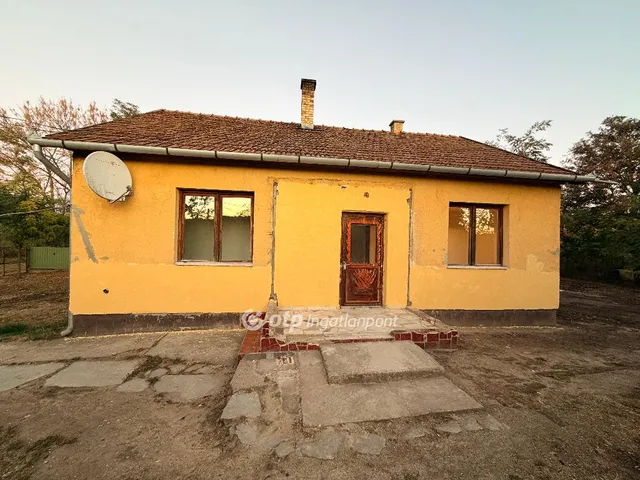 Eladó ház Földes 70 nm