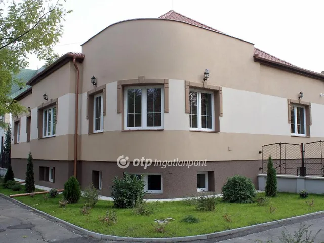 Eladó kereskedelmi és ipari ingatlan Miskolc 333 nm