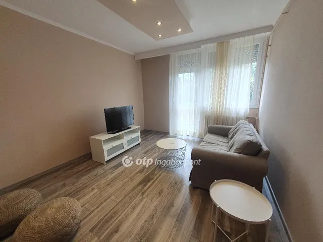 Kiadó lakás Tiszaújváros 54 nm