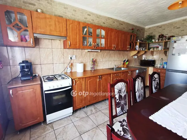 Eladó ház Bőcs 187 nm