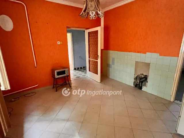 Eladó ház Tiszakeszi, Központ közeli 92 nm