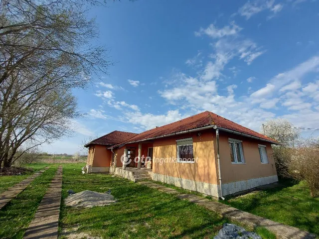 Eladó ház Aszaló, Jókai út 167 nm