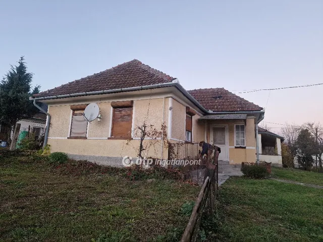Eladó ház Bózsva 130 nm