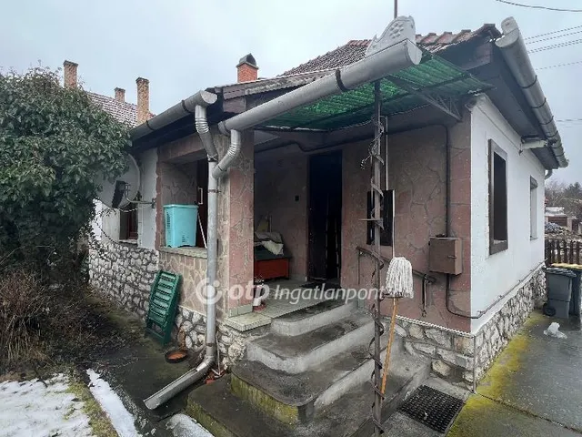 Eladó ház Kács 68 nm