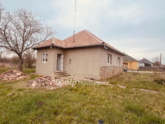 Eladó ház Mezőkeresztes 72 nm