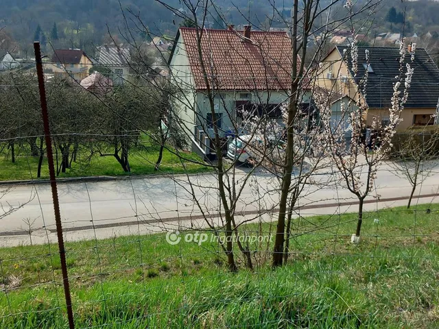 Eladó telek Miskolc 2400 nm