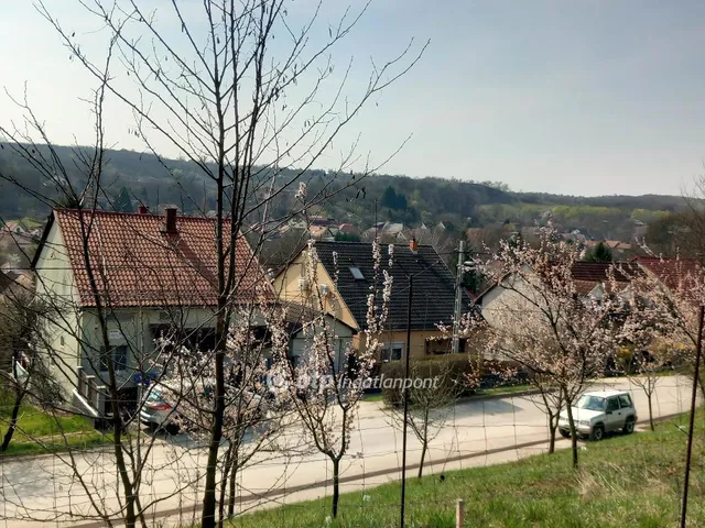 Eladó telek Miskolc 2400 nm
