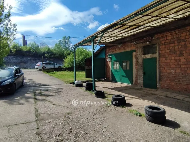 Eladó kereskedelmi és ipari ingatlan Miskolc 170 nm