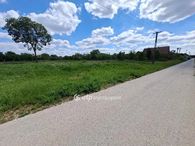 Eladó telek Szakáld 1870 nm