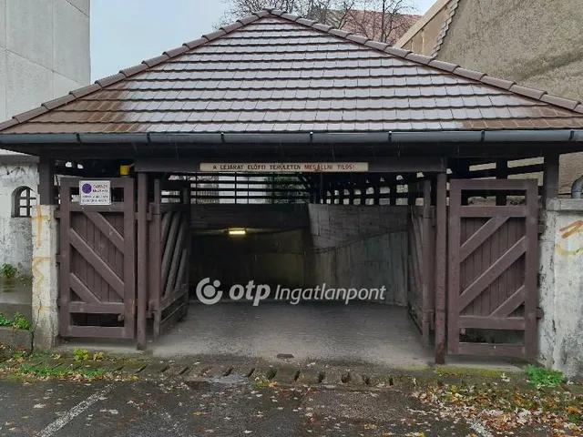 Eladó garázs Miskolc 18 nm