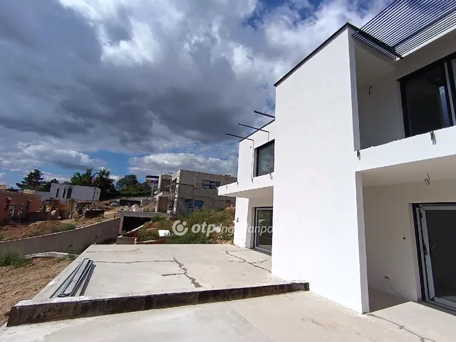 Eladó lakás Budapest III. kerület, Solymárvölgy 202 nm