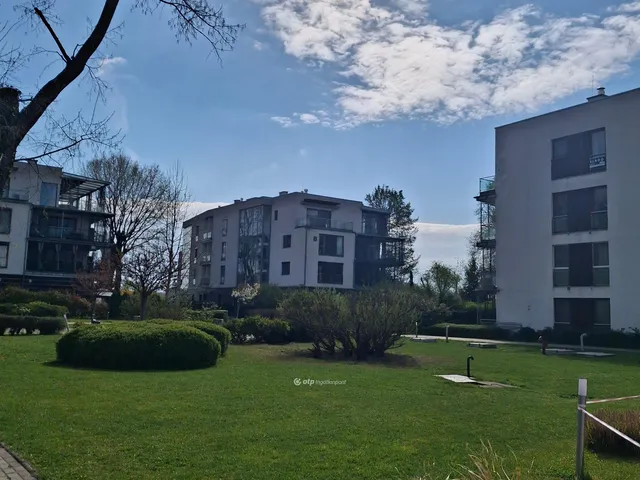 Eladó lakás Budapest III. kerület 64 nm