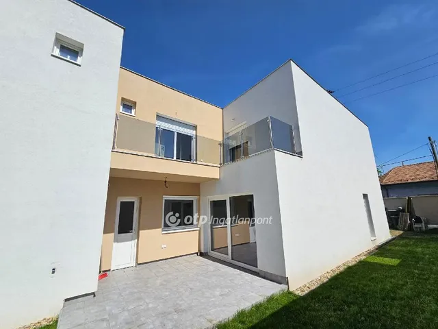 Eladó ház Budapest XVIII. kerület, Újpéteritelep 134 nm