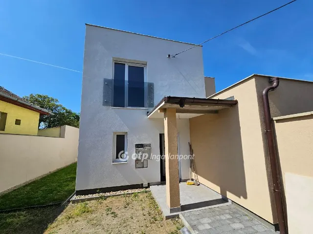 Eladó ház Budapest XVIII. kerület, Újpéteritelep 134 nm