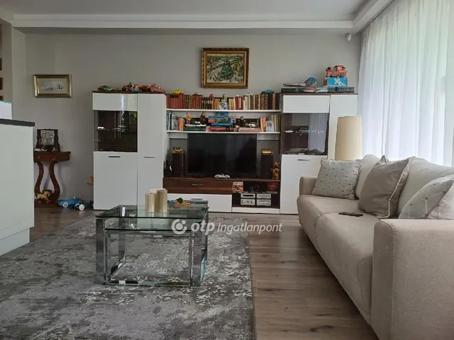 Eladó lakás Budapest III. kerület 59 nm