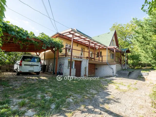 Eladó ház Budapest III. kerület, Békásmegyer 203 nm