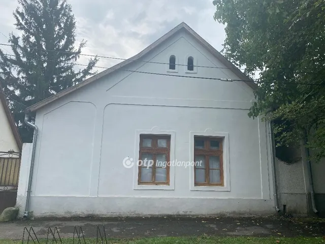 Eladó ház Kisoroszi 200 nm