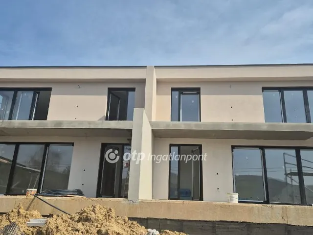 Eladó lakás Budapest III. kerület, Ürömhegy 130 nm