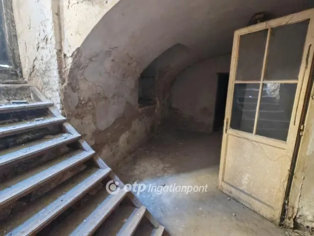 Eladó kereskedelmi és ipari ingatlan Budapest VIII. kerület, Corvin negyed 51 nm