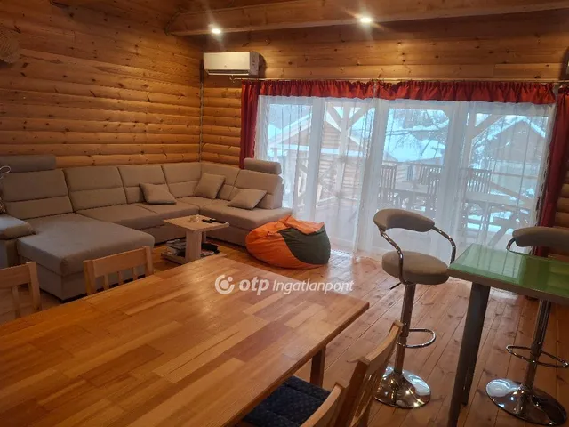 Eladó ház Szigetmonostor, Horány 120 nm