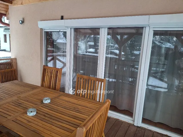 Eladó ház Szigetmonostor, Horány 120 nm